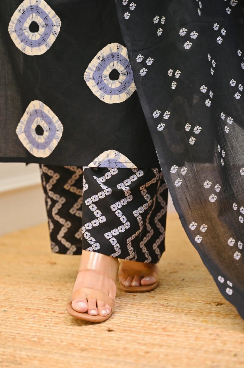 Black Bandhani Printed Cotton Kurti Pant Dupatta Set