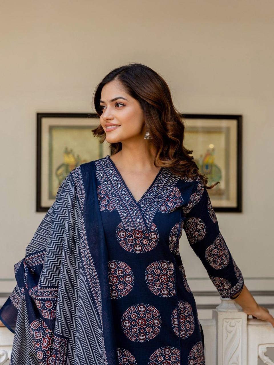 Navy Blue Printed Kurta Pant Dupatta Suit Set